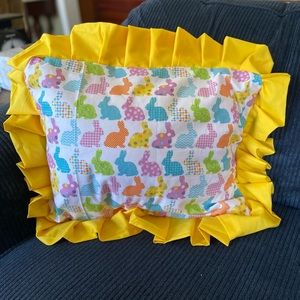 UNIQUE, one of a kind, Pillow Cover! Just in time for Easter!